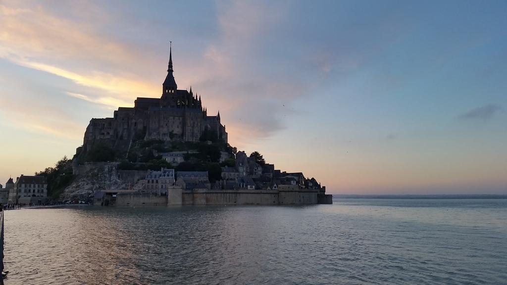 פונטורסון L'Oree Du Mont Proche Du Mont Saint Michel מראה חיצוני תמונה